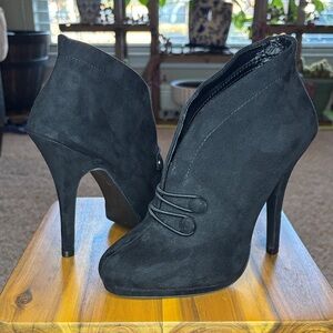 ♠️ APT. 9 Ankle Boot Heels ♠️